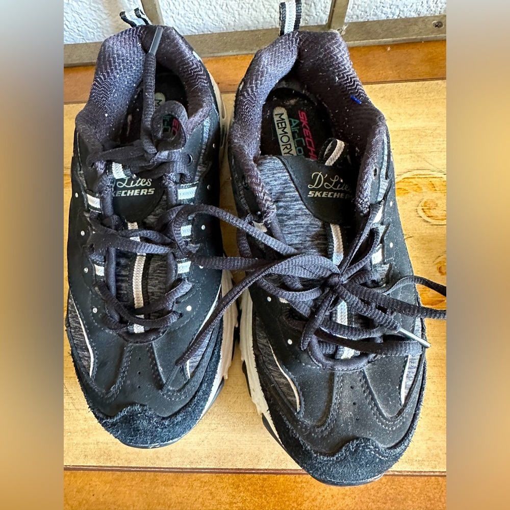 Sketchers Air Cooled Memory Foam Cross Trainers